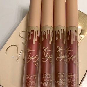 Kylie Matte Lipstick set
